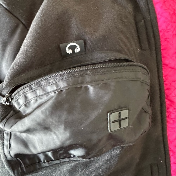 Body Glove Pink and Black Snow Jacket Women’s size Medium with Faux Fur Hood - Picture 13 of 16